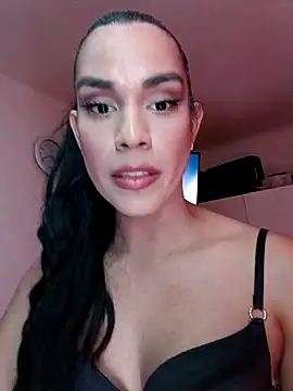 Snapshot of Zoe_TransGirl chatting on 12.21.25 Zoe TransGirl online show from 12.21.25