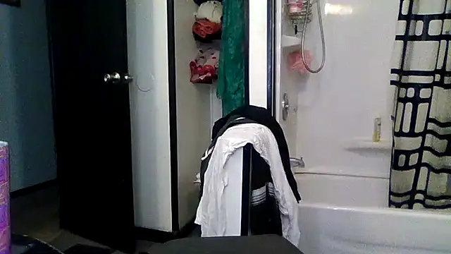 Snapshot of mrstoxox4594 chatting on 02.15.26 mrstoxox4594 online show from 02.15.26