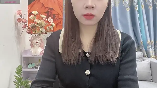 Snapshot of shishi_101 chatting on 11.19.25 shishi 101 online show from 11.19.25