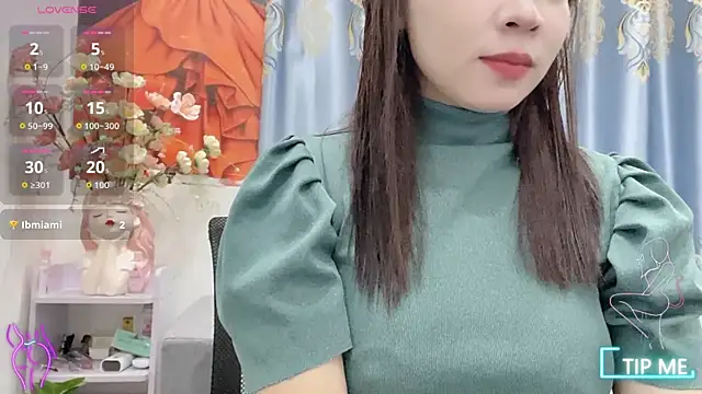 Snapshot of shishi_101 chatting on 12.05.25 shishi 101 online show from 12.05.25