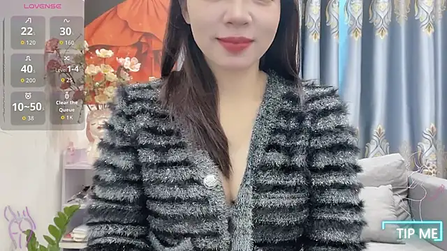 Snapshot of shishi_101 chatting on 12.14.25 shishi 101 online show from 12.14.25