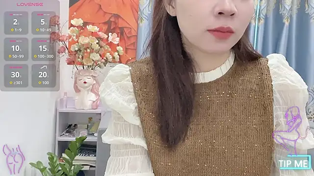 Snapshot of shishi_101 chatting on 12.16.25 shishi 101 online show from 12.16.25