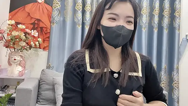 Snapshot of shishi_101 chatting on 12.17.25 shishi 101 online show from 12.17.25