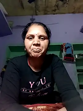 Snapshot of Divya_Chandok chatting on 03.12.25 Divya Chandok online show from 03.12.25