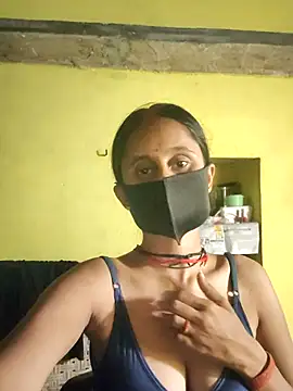 Snapshot of Divya_Chandok chatting on 10.26.25 Divya Chandok online show from 10.26.25