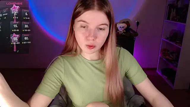 Snapshot of Strawberry_juli chatting on 02.16.26 Strawberry juli online show from 02.16.26