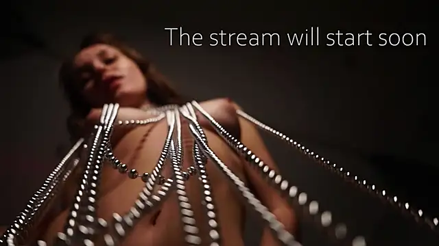 Snapshot of Moni_Carroll chatting on 12.20.25 Moni Carroll online show from 12.20.25