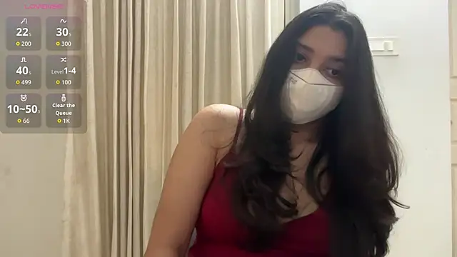 Snapshot of oviyakalra chatting on 11.04.25 oviyakalra online show from 11.04.25