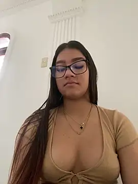 Snapshot of yousweet-Scarett chatting on 10.08.25 yousweet-Scarett online show from 10.08.25