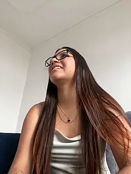 Snapshot of yousweet-Scarett chatting on 10.15.25 yousweet-Scarett online show from 10.15.25