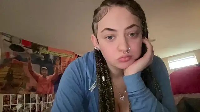 Snapshot of cognacwoodss chatting on 12.01.25 cognacwoodss online show from 12.01.25