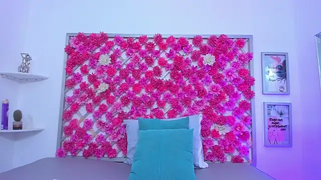 emmyrouse  online show from 11.20.25