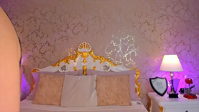 ScarlettWallace online show from 10.10.25