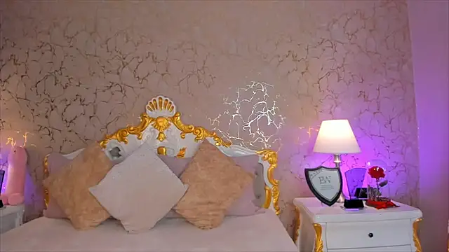 ScarlettWallace online show from 10.17.25