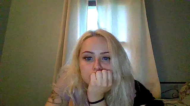Snapshot of sluttypumpkin chatting on 06.09.26 sluttypumpkin online show from 06.09.26