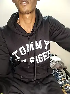 Snapshot of BlackDog__69 chatting on 03.18.25 BlackDog 69 online show from 03.18.25