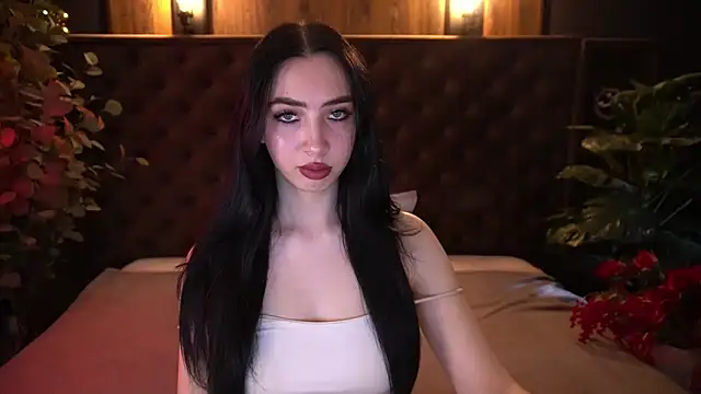 Snapshot of WildKittenX_ chatting on 04.04.26 WildKittenX online show from 04.04.26