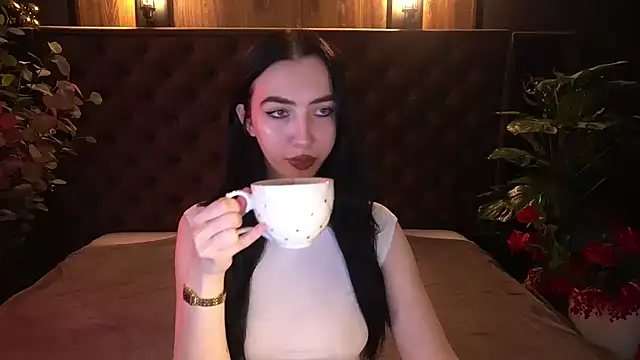 Snapshot of WildKittenX_ chatting on 04.14.26 WildKittenX online show from 04.14.26