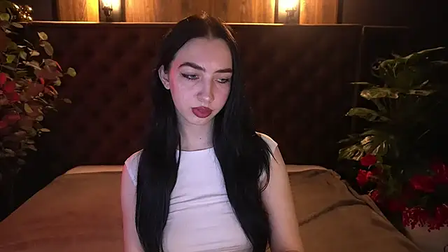 Snapshot of WildKittenX_ chatting on 04.15.26 WildKittenX online show from 04.15.26