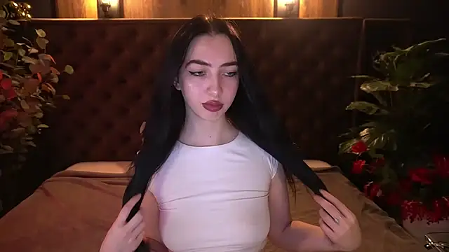 Snapshot of WildKittenX_ chatting on 04.16.26 WildKittenX online show from 04.16.26