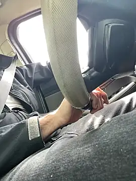 YJeromZCoxk online show from 03.20.25