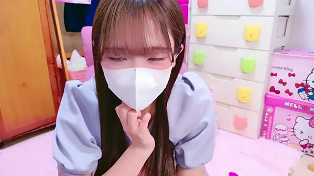 Snapshot of Oo_aki chatting on 03.13.25 Oo aki online show from 03.13.25