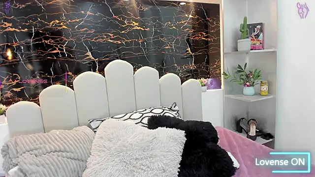 Snapshot of Bonniie_22 chatting on 03.10.25 Bonniie 22 online show from 03.10.25