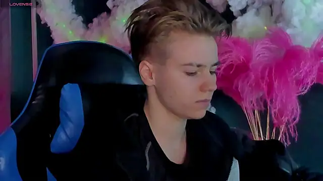 Jean Wilsons online show from 04.11.26