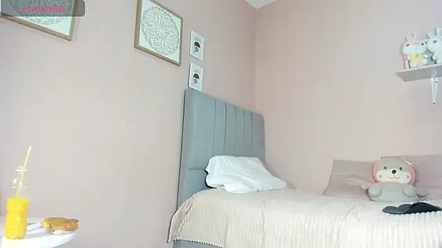 mary cute9 online show from 11.22.25