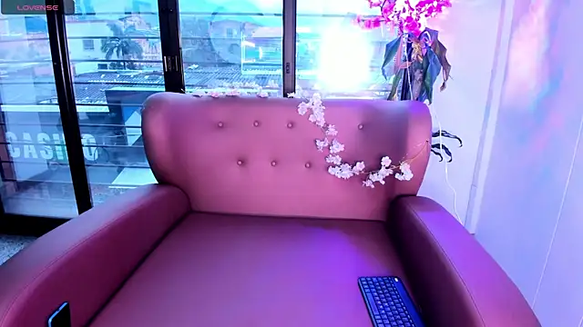 Mitsu Kawii online show from 11.20.25