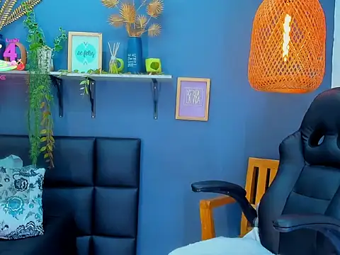 Snapshot of yessila_parker chatting on 02.03.26 yessila parker online show from 02.03.26