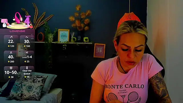 Snapshot of yessila_parker chatting on 02.12.26 yessila parker online show from 02.12.26