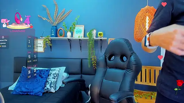 Snapshot of yessila_parker chatting on 02.17.26 yessila parker online show from 02.17.26