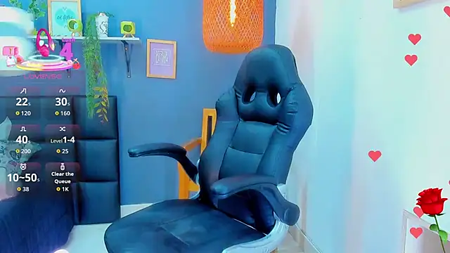 Snapshot of yessila_parker chatting on 02.20.26 yessila parker online show from 02.20.26