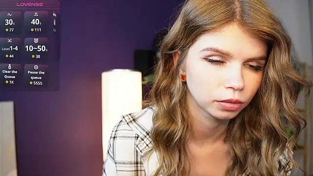 Snapshot of AmityDilley chatting on 10.09.25 AmityDilley online show from 10.09.25