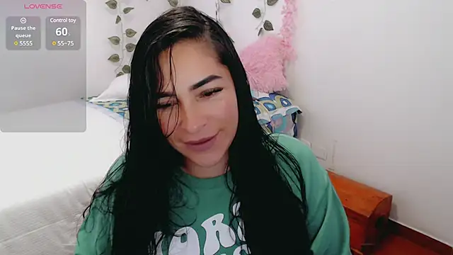 Snapshot of luna_lgomez_ chatting on 03.18.25 luna lgomez  online show from 03.18.25