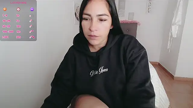 Snapshot of luna_lgomez_ chatting on 10.15.25 luna lgomez  online show from 10.15.25