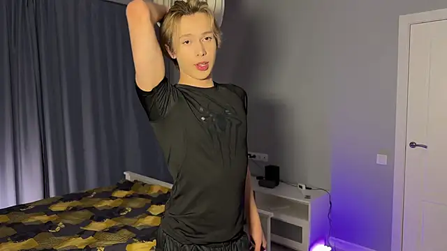 Snapshot of ciaoalex chatting on 03.05.25 ciaoalex online show from 03.05.25