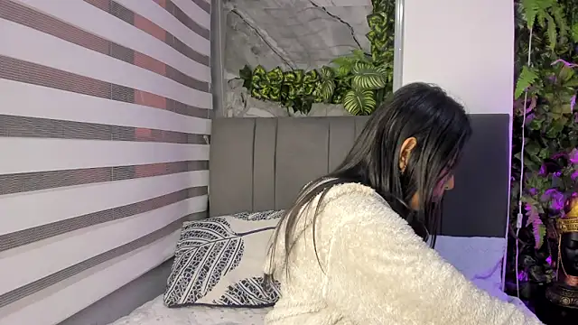 Fernanda liie  online show from 12.20.25