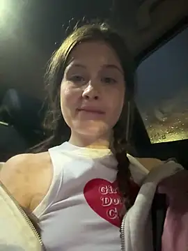 Snapshot of melicious_ chatting on 03.04.25 melicious online show from 03.04.25