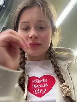 Snapshot of melicious_ chatting on 03.04.25 melicious online show from 03.04.25