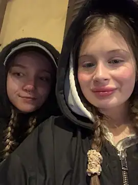 Snapshot of melicious_ chatting on 03.05.25 melicious online show from 03.05.25