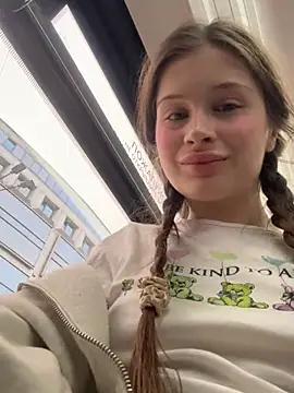 Snapshot of melicious_ chatting on 03.08.25 melicious online show from 03.08.25