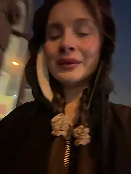 Snapshot of melicious_ chatting on 03.18.25 melicious online show from 03.18.25