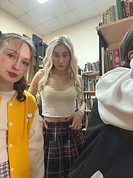 Snapshot of melicious_ chatting on 01.14.26 melicious online show from 01.14.26