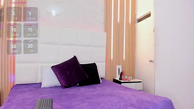 Emilly wilson  online show from 12.20.25