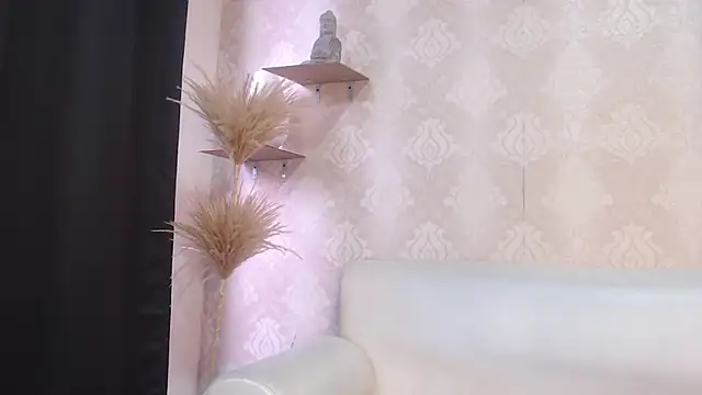 fernandaqueens online show from 03.04.25