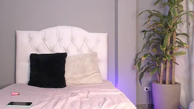 fernandaqueens online show from 03.06.25