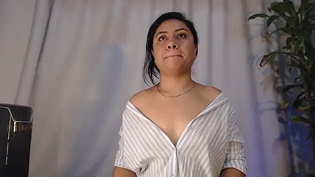 fernandaqueens online show from 03.13.25