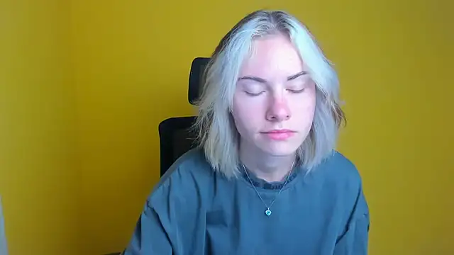 Fiona Night online show from 09.09.25